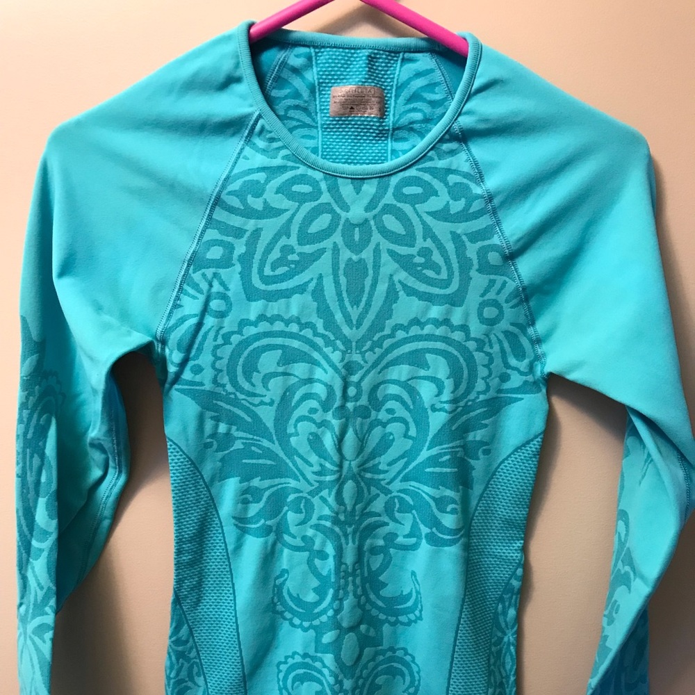 Athleta long sleeve top